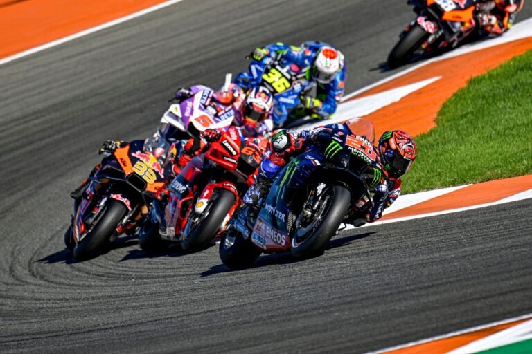ymh-workshop-yamaha-factory-racing-motogp-r1m-crossplane-5