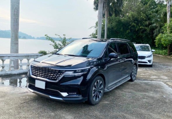 Xe-7-cho-Kia-Carnival-den_ngoai-that1